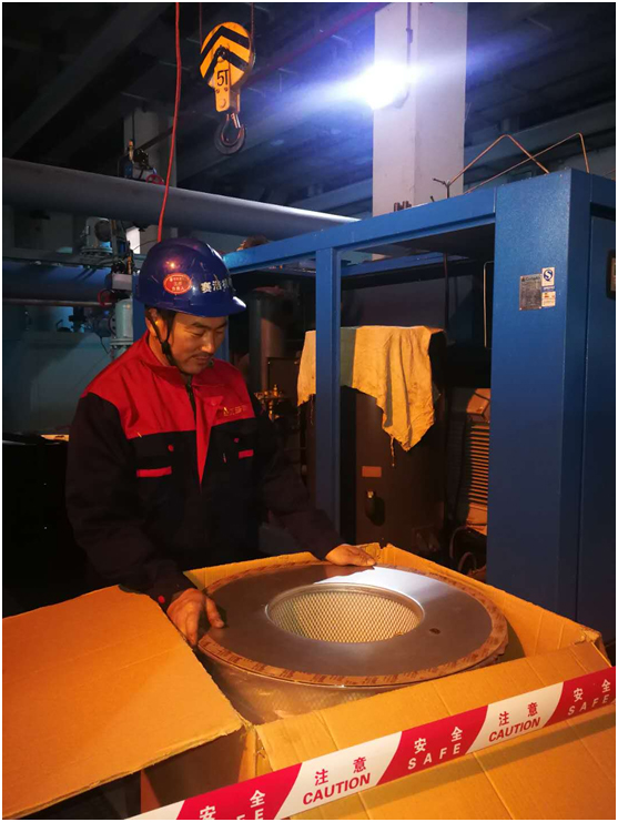 油氣分離器使用過程中因壓差過高被擊穿，造成跑油，油分配料不匹配造成壓差過高(圖3)