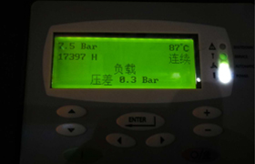 油氣分離器使用過程中因壓差過高被擊穿，造成跑油，油分配料不匹配造成壓差過高
